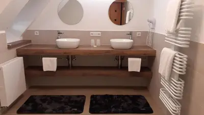 Ein Badezimmer in der Unterkunft Hotel am Schloss