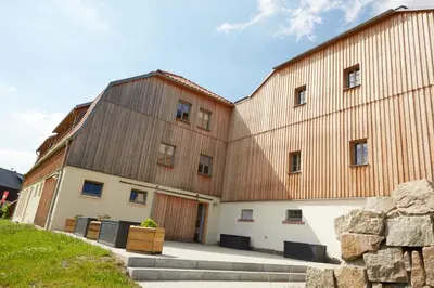 Das Gebäude in dem sich die Ferienwohnung befindet