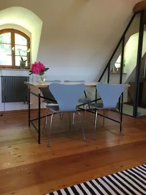 Ein Sitzbereich in der Unterkunft Dichterhaus Dresden