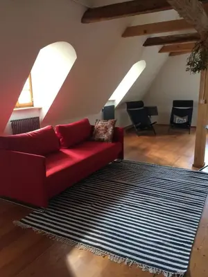 Ein Sitzbereich in der Unterkunft Dichterhaus Dresden