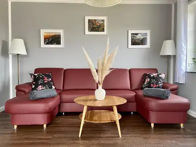 Ein Sitzbereich in der Unterkunft Landhaus Waltersdorf - Pool & Wellness