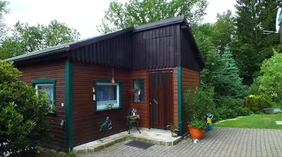 Das Gebäude in dem sich das Ferienhaus befindet