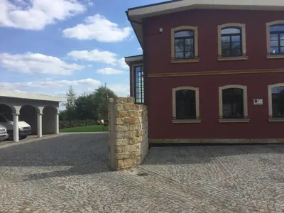 Das Gebäude in dem sich die Ferienwohnung befindet