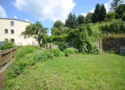 Ein Garten an der Unterkunft Elbidylle