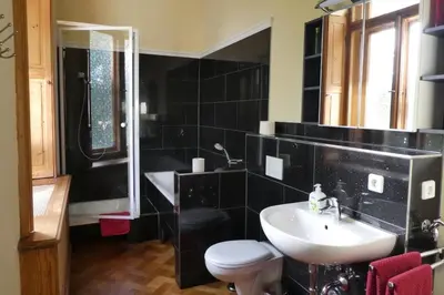 Ein Badezimmer in der Unterkunft Ferienwohnung Villa Haniel Edmund