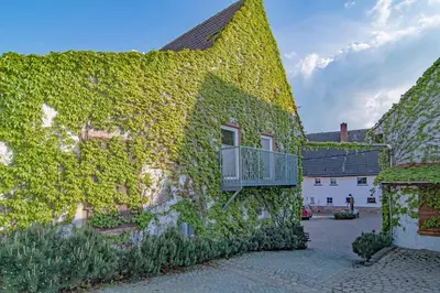 Ein Garten an der Unterkunft Pferdehof Berger