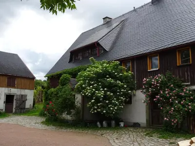 Das Gebäude in dem sich die Ferienwohnung befindet