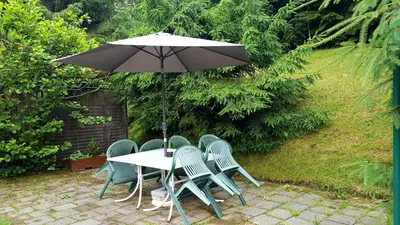 Ein Garten an der Unterkunft Pension Waldfrieden