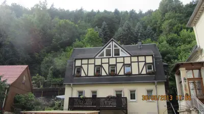 Das Gebäude in dem sich die Ferienwohnung befindet