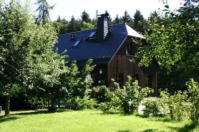 Ein Garten an der Unterkunft Ferienwohnung Erzgebirge