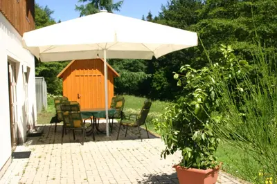 Ein Garten an der Unterkunft Ferienwohnung Erzgebirge