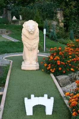 Ein Garten an der Unterkunft Landgasthof Neue Schänke