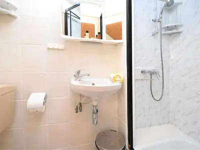 Ein Badezimmer in der Unterkunft Peaceful Apartment in Lichtenhain with Private Terrace