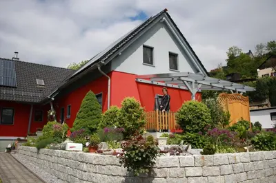 Das Gebäude in dem sich die Ferienwohnung befindet