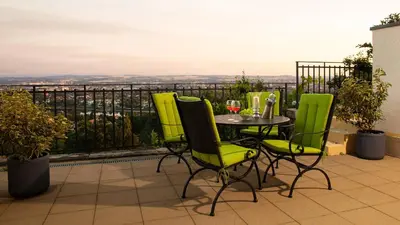 Ein Balkon oder eine Terrasse in der Unterkunft Traumhafte Ferienwohnung im Luisenhof
