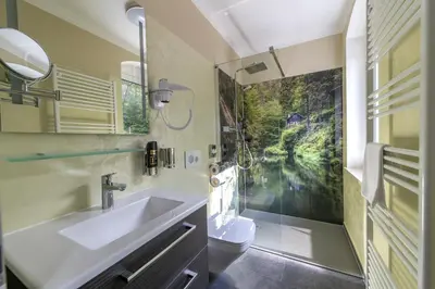 Ein Badezimmer in der Unterkunft Lichtenhainer Wasserfall