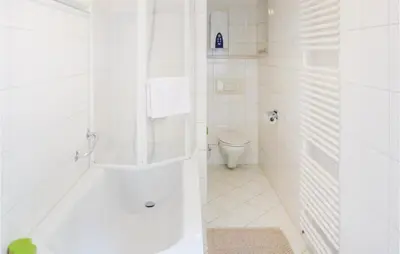 Ein Badezimmer in der Unterkunft Pet Friendly Apartment In Freiberg