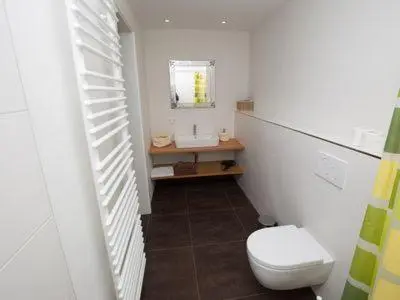 Ein Badezimmer in der Unterkunft Kügelgenstraße 1