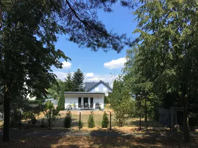 Ein Garten an der Unterkunft Ferienhaus Seenland