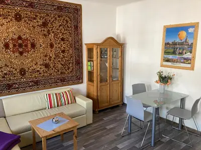 Ein Sitzbereich in der Unterkunft Ferienwohnung Kurzmalweg -Balkon-