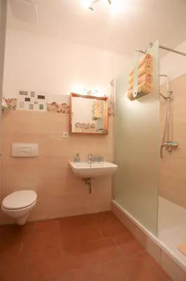 Ein Badezimmer in der Unterkunft Apartment Am Markt 16, Bandusch-Szemák