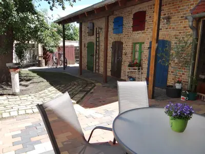 Das Gebäude in dem sich die Ferienwohnung befindet
