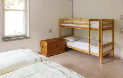 Ein Bett oder Betten in einem Zimmer der Unterkunft Awesome Apartment In Freiberg With Wifi