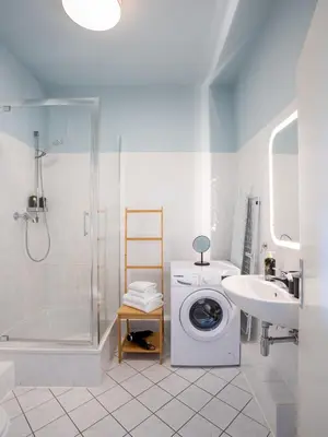 Ein Badezimmer in der Unterkunft Limehome Dresden Hoyerswerdaerstraße