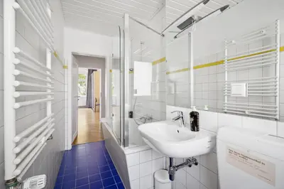 Ein Badezimmer in der Unterkunft Limehome Dresden Tannenstraße