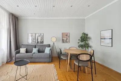 Ein Sitzbereich in der Unterkunft Limehome Dresden Tannenstraße