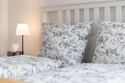 Ein Bett oder Betten in einem Zimmer der Unterkunft Dresden365 - Zwei benachbarte Ferienwohnungen - Kostenlos Parken