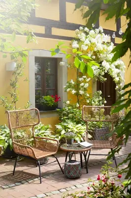 Ein Garten an der Unterkunft Fährhaus Meißen B&B