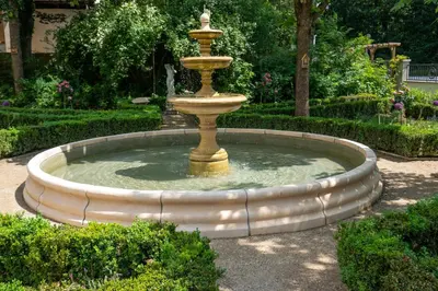 Ein Garten an der Unterkunft Villa Golding - Flat 3