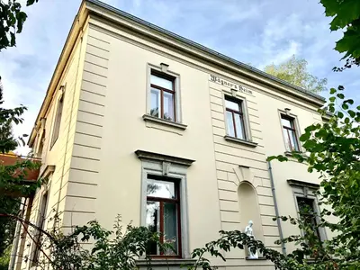 Das Gebäude in dem sich die Ferienwohnung befindet