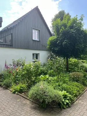 Ein Garten an der Unterkunft Haus Elbsinfonie - Kamin - Terrasse - Parkplatz