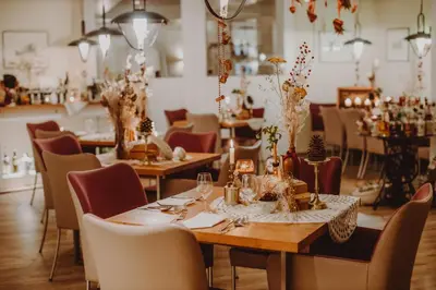 Ein Sitzbereich in der Unterkunft Landhotel Rosenschänke