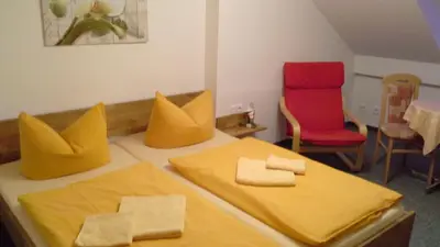 Ein Sitzbereich in der Unterkunft Gästehaus Heidi