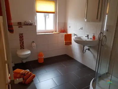 Ein Badezimmer in der Unterkunft FeWo 