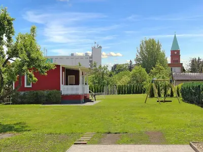 Ein Garten an der Unterkunft Bungalow, Senftenberg