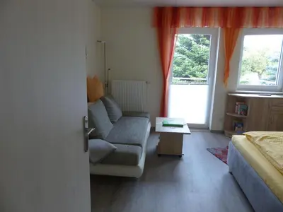 Ein Sitzbereich in der Unterkunft Ferienwohnung Basteiblick in Pirna