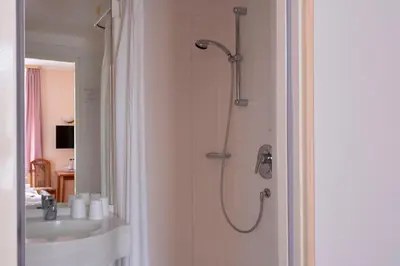 Ein Badezimmer in der Unterkunft Boselblick Gästezimmer & Biergarten