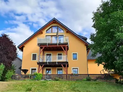 Das Gebäude in dem sich die Ferienwohnung befindet