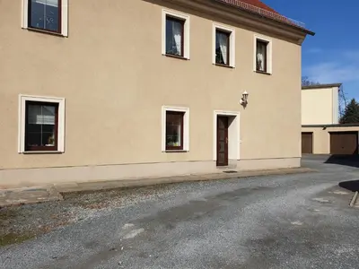 Das Gebäude in dem sich die Ferienwohnung befindet
