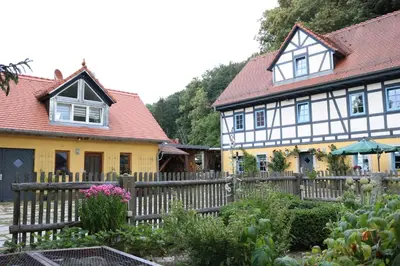 Ein Garten an der Unterkunft 