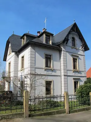 Das Gebäude in dem sich die Ferienwohnung befindet