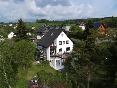 Das Gebäude in dem sich die Ferienwohnung befindet