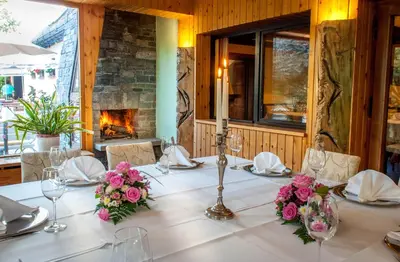 Ein Patio oder anderer Außenbereich in der Unterkunft Ferienhotel Augustusburg