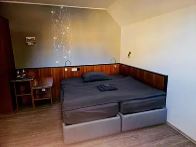Ein Bett oder Betten in einem Zimmer der Unterkunft Hotel Sonnenschein