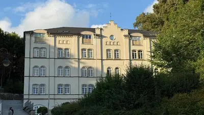 Das Gebäude in dem sich die Ferienwohnung befindet