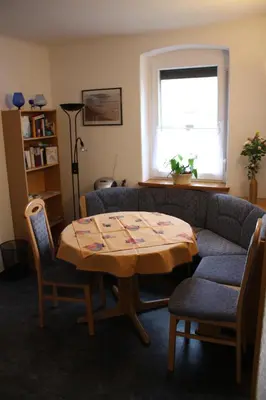 Ein Sitzbereich in der Unterkunft Ferienwohnung Scharnhorst